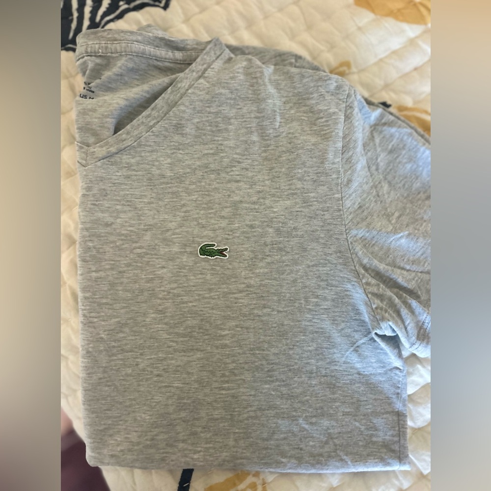 Lacoste Gray V neck Regular Fit T Shirt size 4 Med